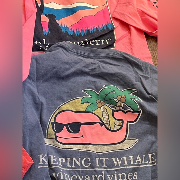 Bundle of 4 women's shirts of different sizes and colors! - Picture 11 of 12